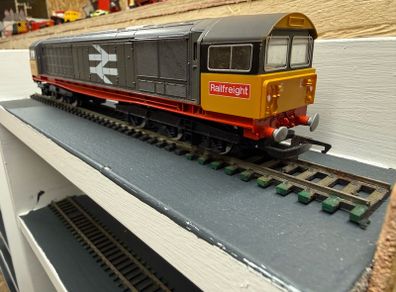 Hornby Class 58