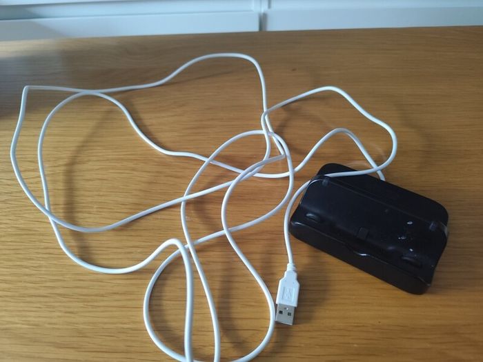 Wii U Gamepad Charging Dock + USB cable