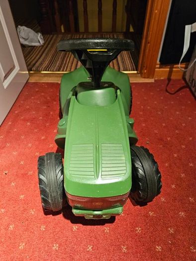 Ride-on tractor