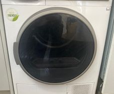 Heat pump tumble dryer