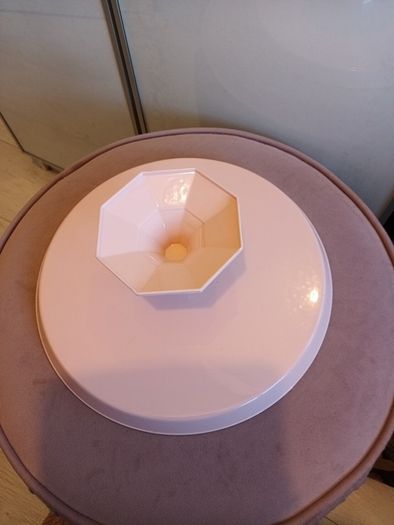 cake stand