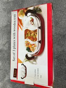 Set of 3 serving plates and wooden tray