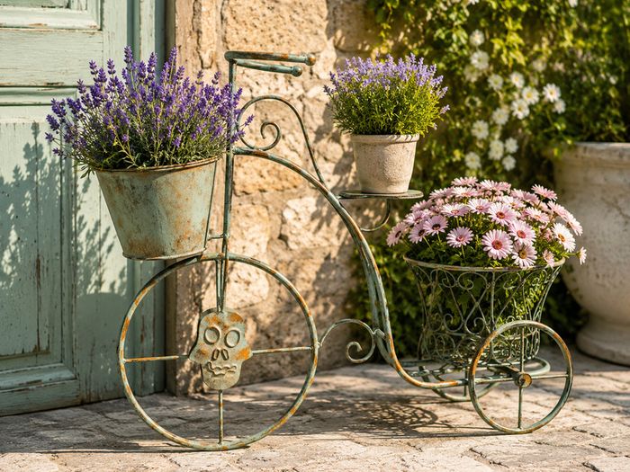 Vintage Bicycle Planter  Retro Iron Garden Ornament with Flower Pot Holders Planting Bike