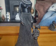 African resin statues