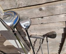 Left handed golf clubs