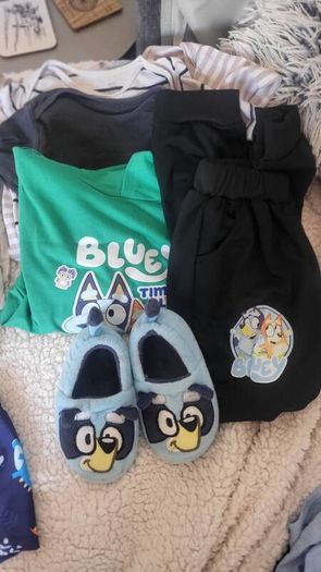 toddlers clothes & runners
