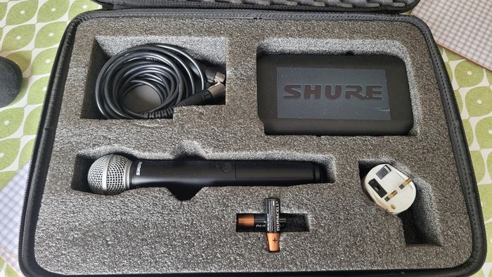 Shure BLX24/SM58 Handheld Wireless System