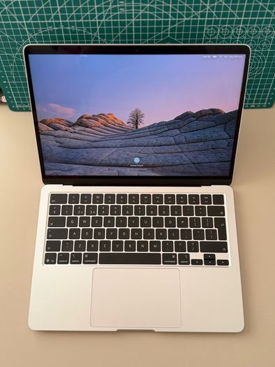 13-inch MacBook Air M5, 32GB, 1TB, Silver, Apple Warranty to July 2027
