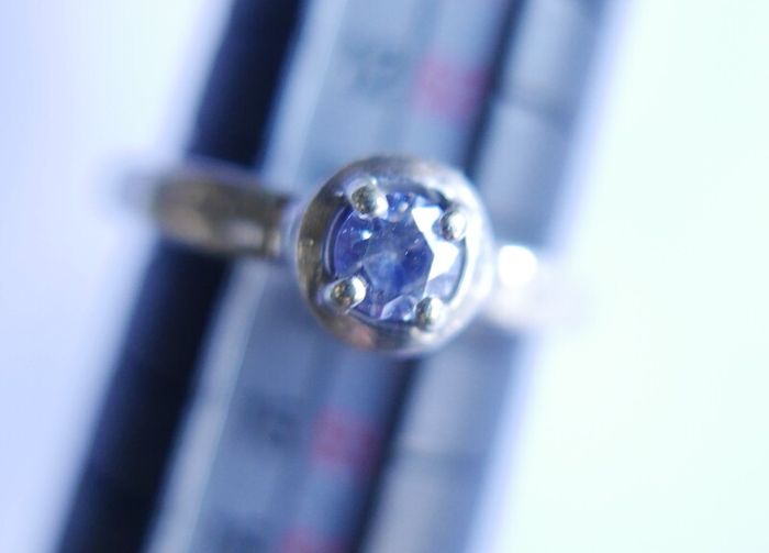 Vintage 9ct White Gold 375 & Blue Sapphire Stacker Ring 2,78g size N