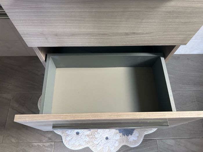 vanity unit and sink.