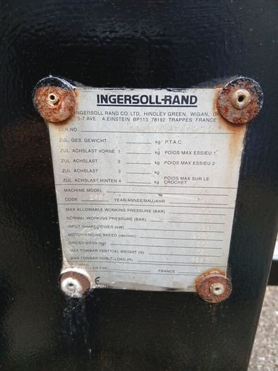 Land Rover series and Sand blasting setup. READ AD