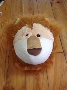 BNWT Comfy Feet Lion Massage Slipper
