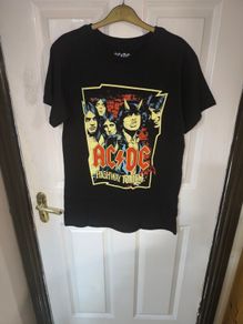 Acdc t shirt size medium