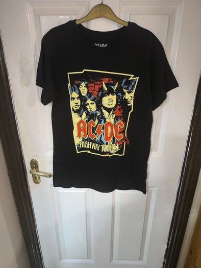 Acdc t shirt size medium