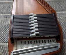 Oscar Schmidt Autoharp - 1973