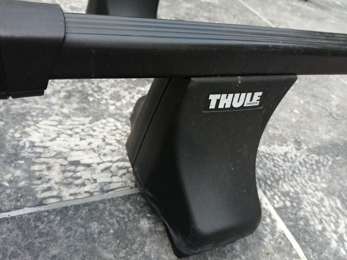 Thule roof bars and feet