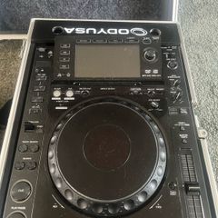 2 cdj 2000s and a djm-450 mixer