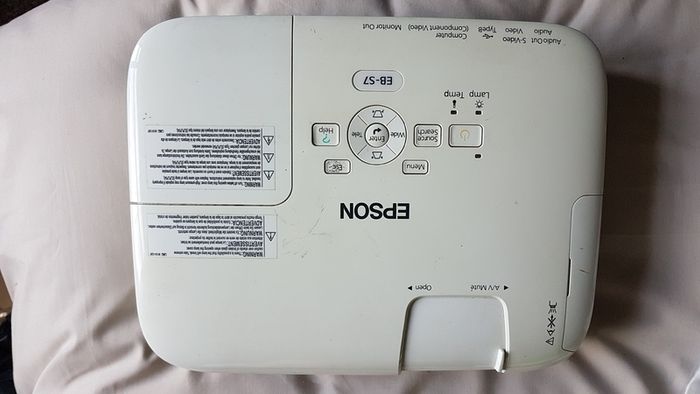 Epson EB-S7 Projector
