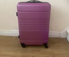 Hard shell suitcase 24"