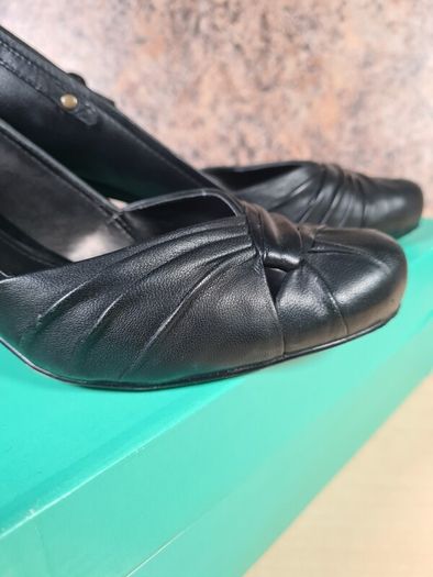 womens CLARKS CONE heels court formal casual black leather slip on closed toe Size UK 4 D EU 37