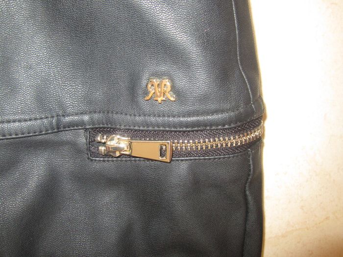 RIVER ISLAND    size 8   petite FAUX leather black