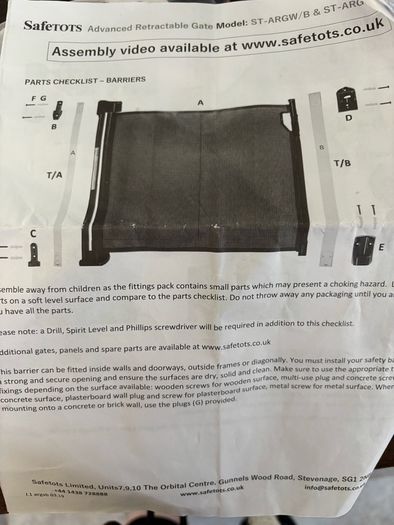 retractable safety gate