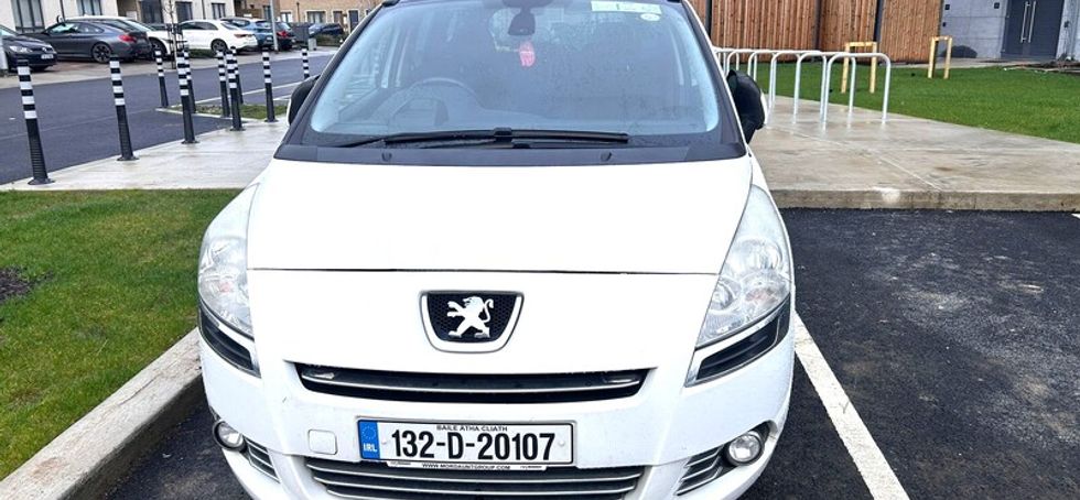 2013 Peugeot 5008