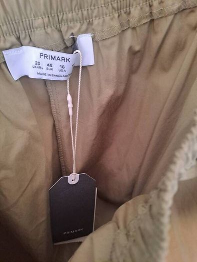 Brand new Barrel shape trousers with pockets