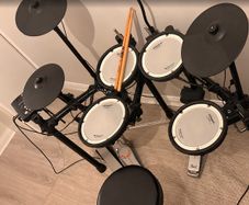 Roland TD-1DMK Electronic Drum Kit + Stool & Drumsticks