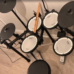 Roland TD-1DMK Electronic Drum Kit + Stool & Drumsticks