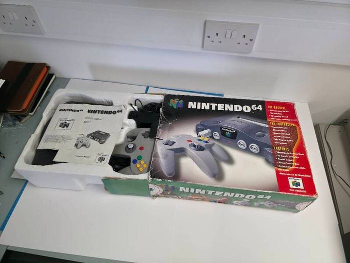 Nintendo 64 Boxed Console + Game