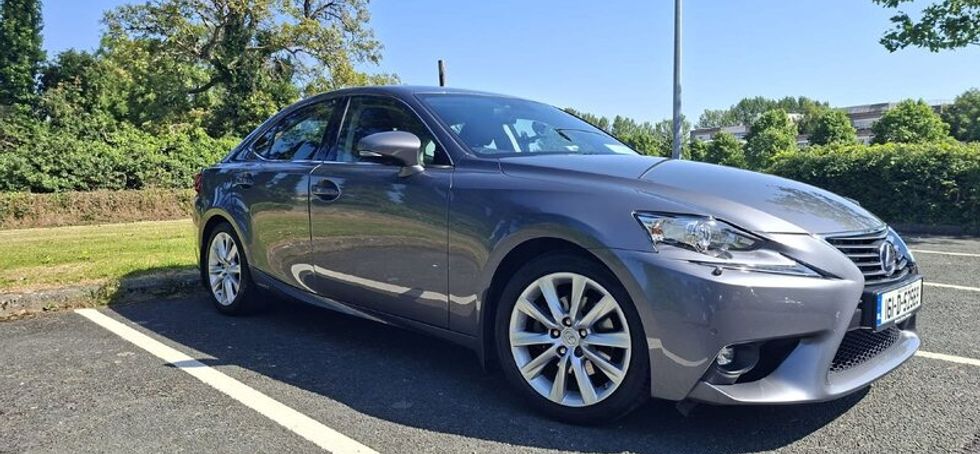 2016 Lexus IS300h | Lexus Serviced | Only 109k km