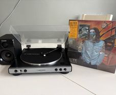 Audio Technica AT-LP60XHP vinyl record player