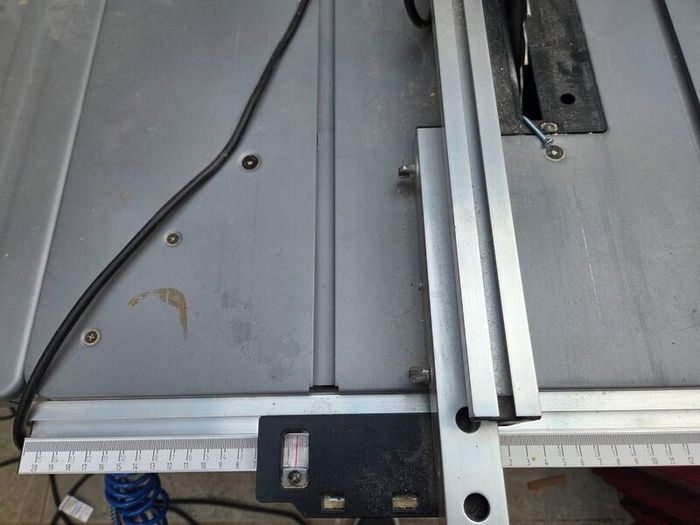 Table saw Hyundai used handfull times