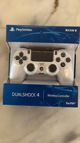PS4 controller