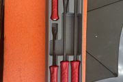 snap on striking prybar set