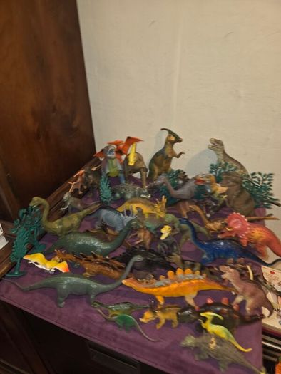 41 Dinosaur Lot