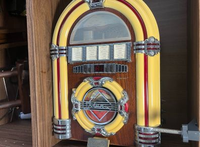 steepletone juke box