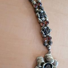 'Rock and Roses' necklace