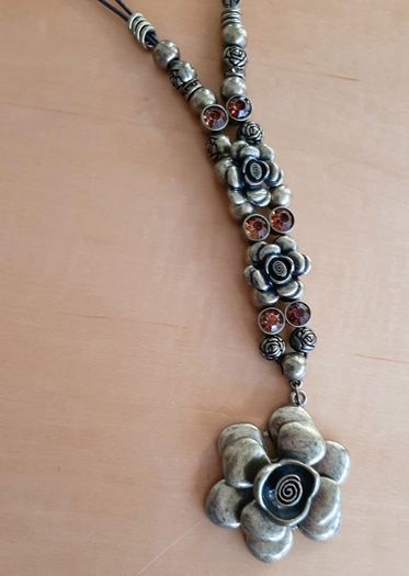 'Rock and Roses' necklace