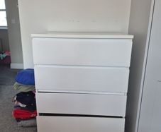 Chest of drawers