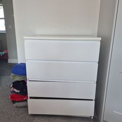 Chest of drawers