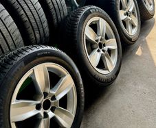 15" Genuine Audi Alloys 5/100