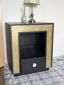 2 Bedside lockers
