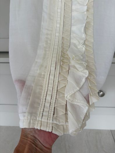 Luxury brand Maxmara rich cream coloured top/tee shirt BRAND NEW