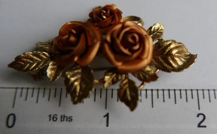 Vintage  Rose  Brooch