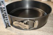 Cake tin