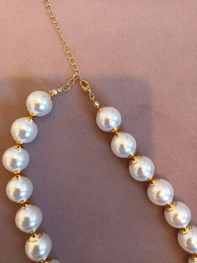 Lovely pearl necklace