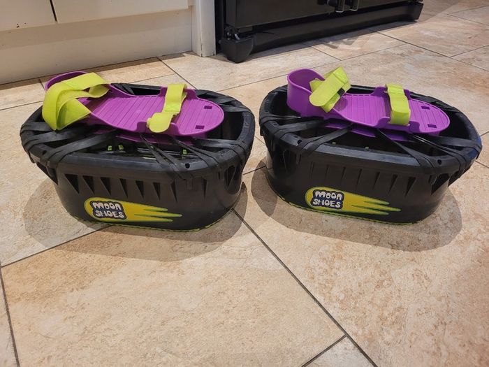 Moon shoes