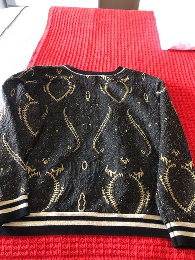 Ladies sweater size L like new